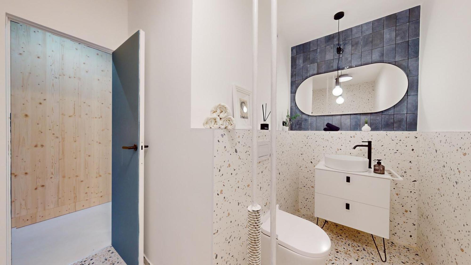 Modern 2 Bedroom Apt - Free Parking براتسيلافا المظهر الخارجي الصورة